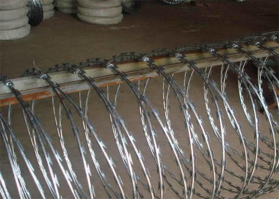 Envase de alambre de púas de Concertina galvanizado y sumergido en caliente