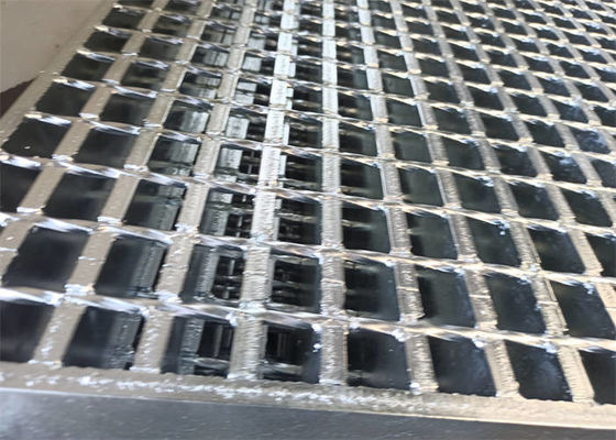 Rejas de barras de acero soldadas Anti deslizamiento escaleras de acero de alta resistencia